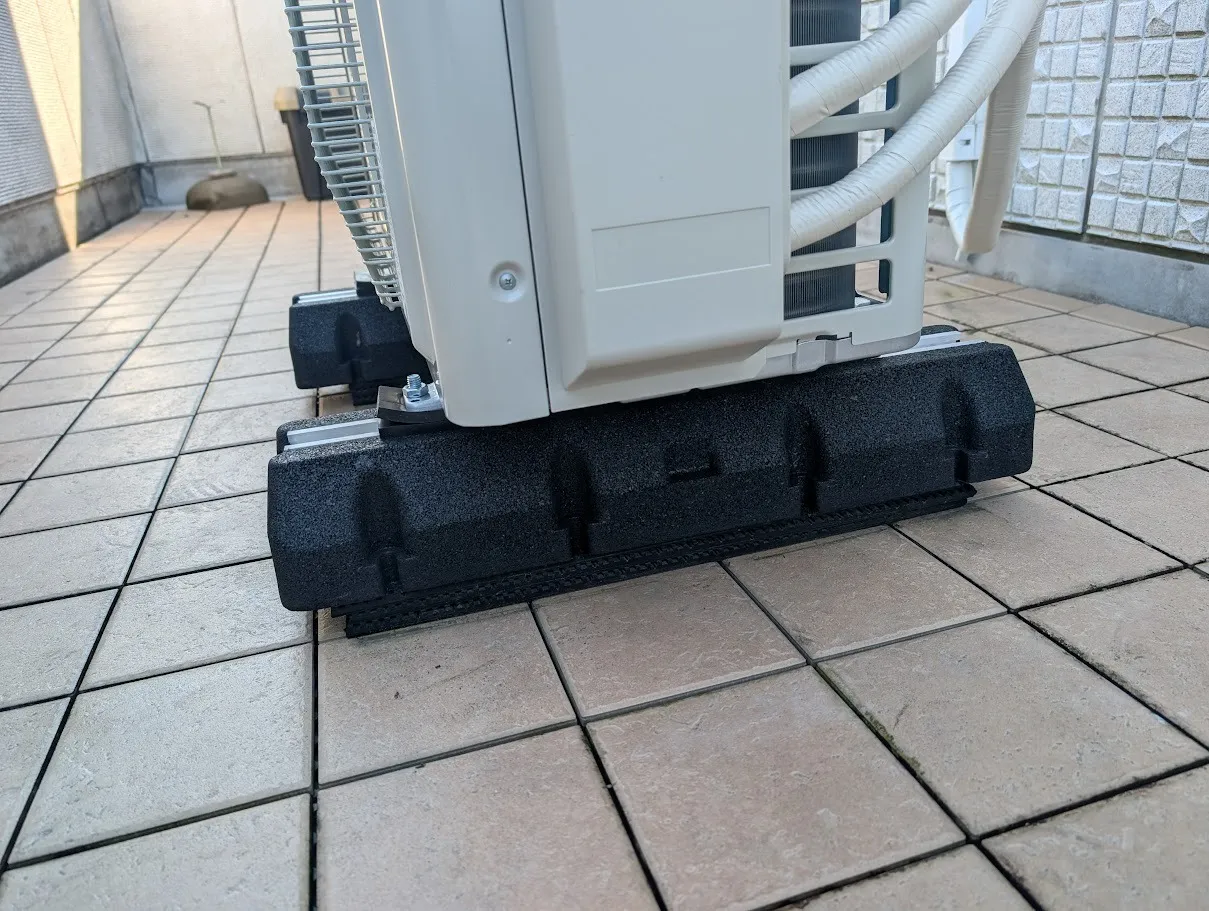 草津市M様邸|エアコン入替工事で振動対策も実施♪